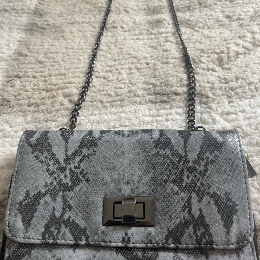 Gray Snake Print Chain Shoulder Bag